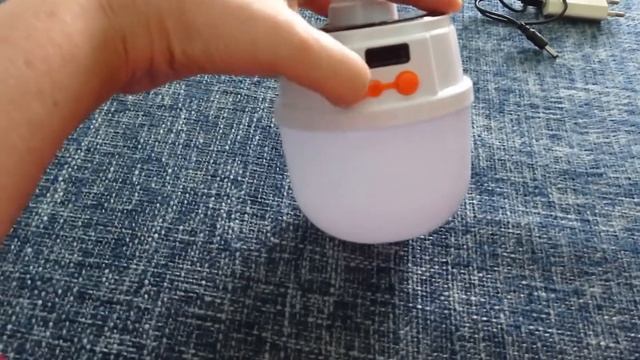 Кемпінгова світлодіодна лампа на акумуляторі і сонячних батареях смотреть онлайн