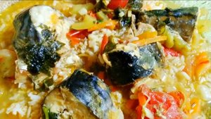 Скумбрия с овощами на сковороде! Вкусно и полезно!