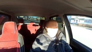 Нужно ли ослаблять ручник при замене колодок