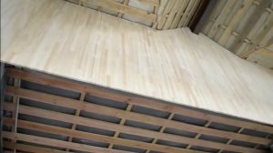 ПОТОЛОК ИЗ СОСНОВОГО МЕБЕЛЬНОГО ЩИТА.