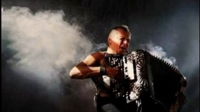 "Солдат удачи" на баяне (присутствует ненормативная лексика) смотреть онлайн