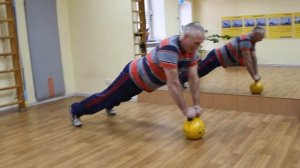 Простейшие упражнения с гирей на все группы мышц