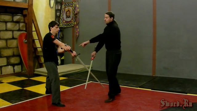 Обезоруживание, залом рук рукоятью меча (longsword) смотреть онлайн