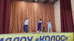 Танец под песню  "пчеловод" с элементами чирлидинга