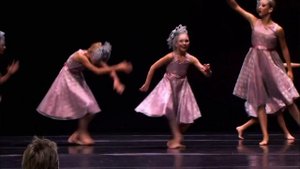 Dance Moms - Home Again (S3, E37)