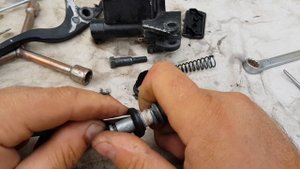 Не работает тормозная машинка на скутере