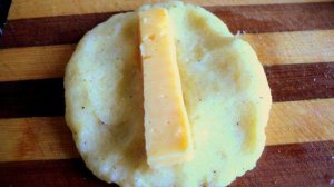 Картофельные пирожки с сыром