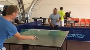 Настольный теннис сотовыми телефонами