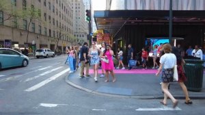 4K New York City - Pink Carpet on 5th Avenue & Marvelous Dance Show at Saks OFF 5TH Avenue