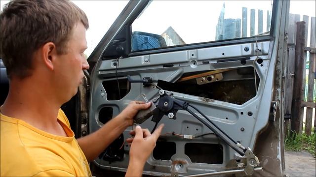 Снятие и установка переднего электростеклоподъёмника 2110 за 5 минут