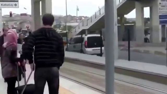 Как добраться из АЭРОПОРТА в центр СТАМБУЛА.