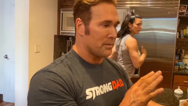 Massive High Calorie Cheat Day | Mike O'Hearn смотреть онлайн