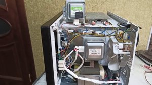 микроволновка хорошо  работает, но не греет(слова заказчика).