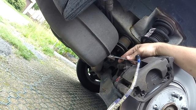 Funguje polská sada na odvzdušnění brzd? смотреть онлайн