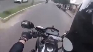 Погоня мотобата. Задержание американским мотобатом.