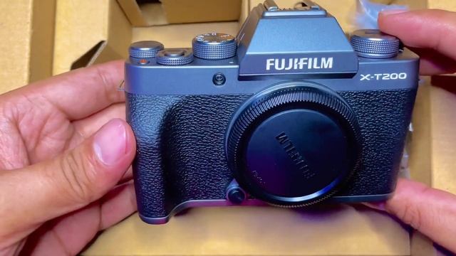Unboxing the Fujifilm XT200: A First Look at the Compact and Capable Mirrorless Camera смотреть онлайн