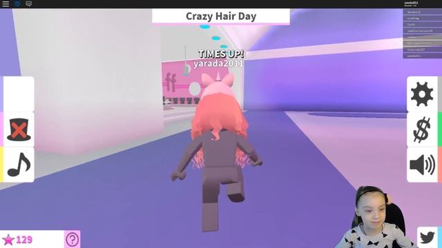 Подбираем наряды в РОБЛОКС ПОКАЗ МОД (Roblox Fashion Famous)