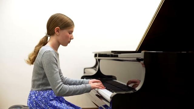 Mazurka, Opus 39, 10 by Tchaikovsky - Natalie, Nelly Berman School смотреть онлайн