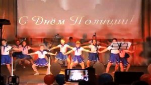 танцуют дети -  танец морячка!!!