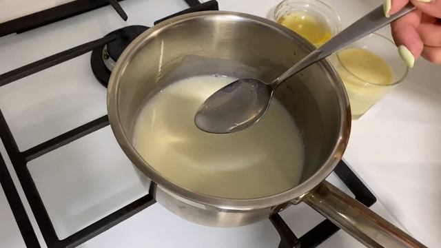 ГОТОВЛЮ ТОРТ КИНДЕР СЮРПРИЗ