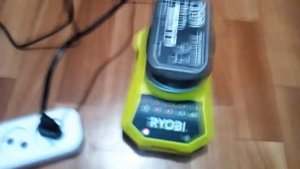 Аккумулятор Ryobi RB18L15 не правильно показывает зарядку! В чём проблема?