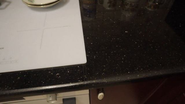 Столешница для кухни из гранита Блэк Гэлакси