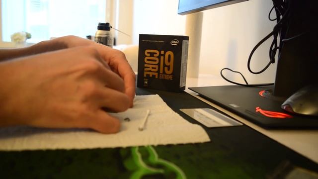 Intel Core i9-7980XE:n korkkaus (delidding 7980XE) смотреть онлайн