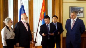 Виктор Слипенчук. Вручение ордена "Слава Чингисхана" послом Монголии в РФ.