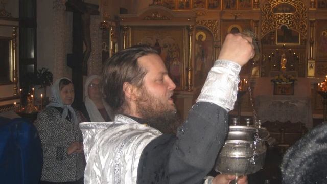 Праздник Крещения в Храме Святой Троицы на Шарташе.wmv смотреть онлайн