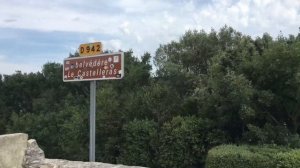 Monieux Ним Авиньон Горы на юге Франции