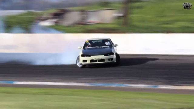 A.I.R. All Day Drift Event - Nissan R32 Skyline Sedan vs Nissan S14 Silvia Coupe смотреть онлайн