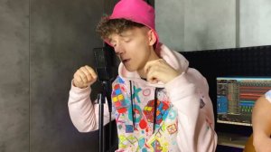 Исполнил песню "Кубики-рубики" для подписчиков 💙