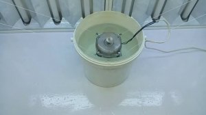Электромотор в воде.