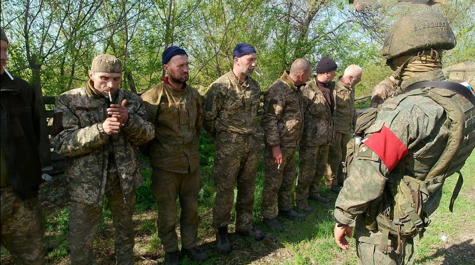 63 часть Украинские войска целыми взводами сдаются в плен российской армии