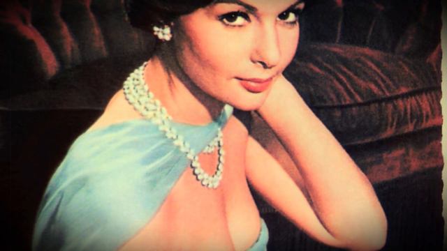 Она скончалась 23 июля... Знаменитости в слезах... смотреть онлайн