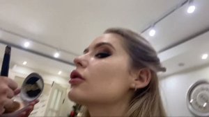 ТРЭШ САЛОН / накрасили косметикой с САДОВОДА / макияж