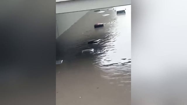 Rocks from the sky over Saudi Arabia! Giant hail fell in Dammam смотреть онлайн