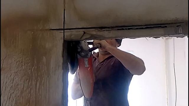 Демонтаж без пыли . Прорезка проёмов .