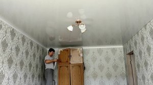 Как прикрепить потолочный плинтус? Как крепить потолочный плинтус?