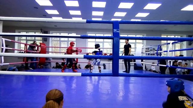 Кикбоксинг. Мой первий лайт-контакт !!! 3-е место с t 38 смотреть онлайн