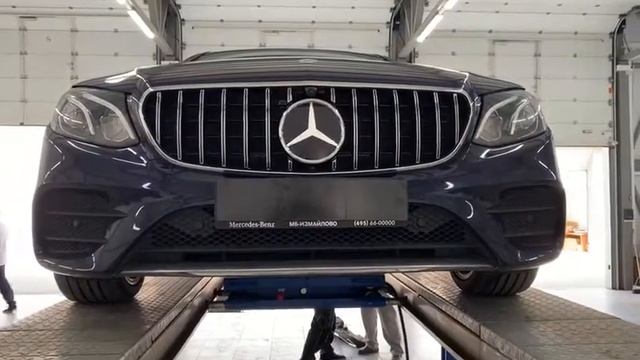 Установка решетки радиатора Panamerica хром на Mercedes E-class W213.