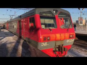 Электропоезд ЭД4МК едет в аэропорт Домодедово