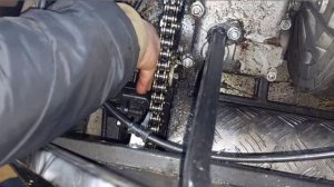 Снегоход .установка натяжителя цепи