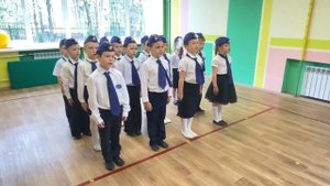 Смотр строя и песни (подготовительная группа «Капелька»)