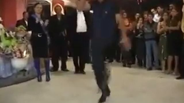 Вот как зажигать надо ! Веселый цыганский танец ! смотреть онлайн