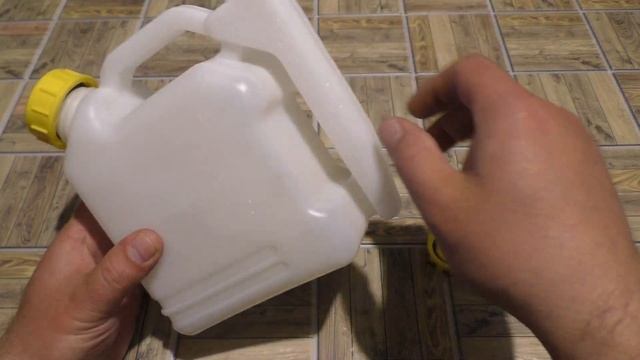 Канистра для смешивания бензина и масла. смотреть онлайн