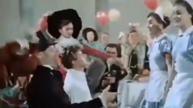 Флешмоб Песни из любимых кинофильмов, посвящённый Дню российского кино.mp4 смотреть онлайн