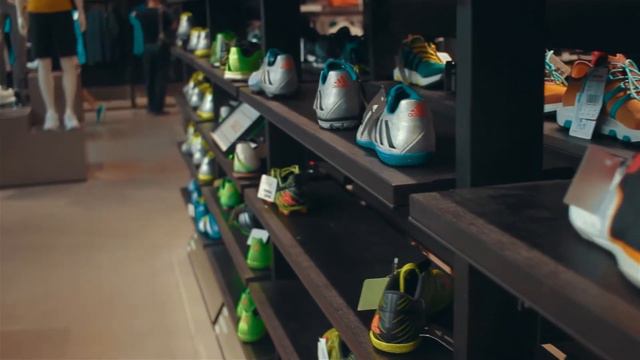 Adidas store in Moscow смотреть онлайн