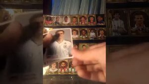 Oткрываем карточки с футболистами