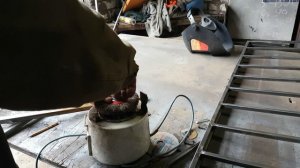 Станок для удаления ржавчины с профильной трубы.